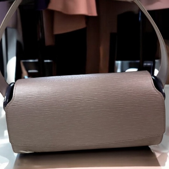 LOUIS VUITTON EPI LEATHER Nocturne PM Lilac Gray Baguette Shoulder Hand Bag RARE - Picture 2 of 16